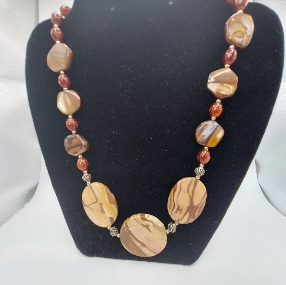 Vintage Natural Stone Necklace. GC & Attractive.